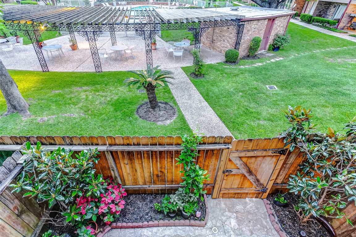 7600 Burgoyne Road, Unit 159 Houston, TX 77063 - Photo 22 of 40 Primary suite balcony