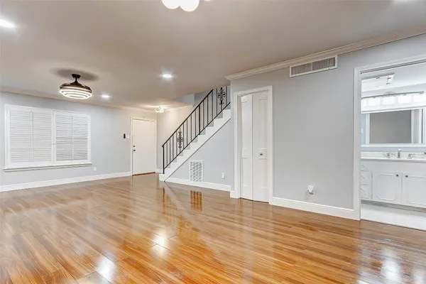 $1,800 | 7600 Burgoyne Road, Unit 159, Houston, TX 77063