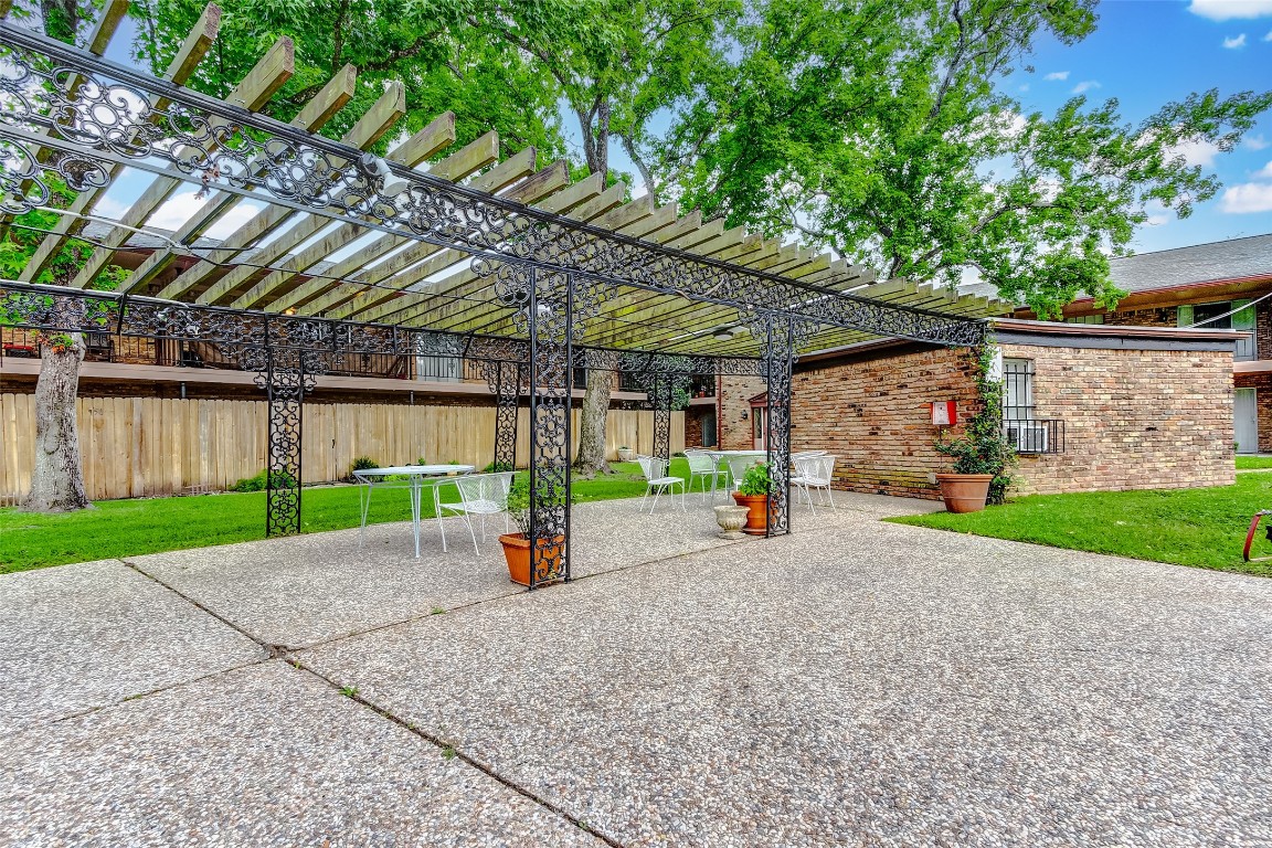 7600 Burgoyne Road, Unit 159 Houston, TX 77063 - Photo 32 of 40