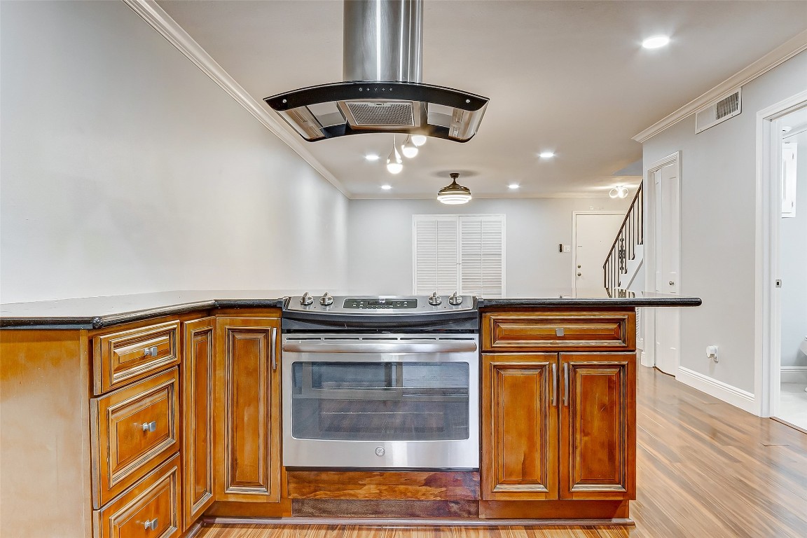 7600 Burgoyne Road, Unit 159 Houston, TX 77063 - Photo 8 of 40