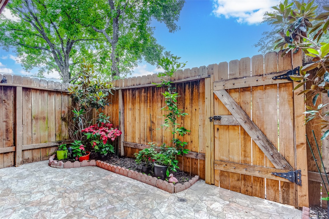 7600 Burgoyne Road, Unit 159 Houston, TX 77063 - Photo 10 of 40