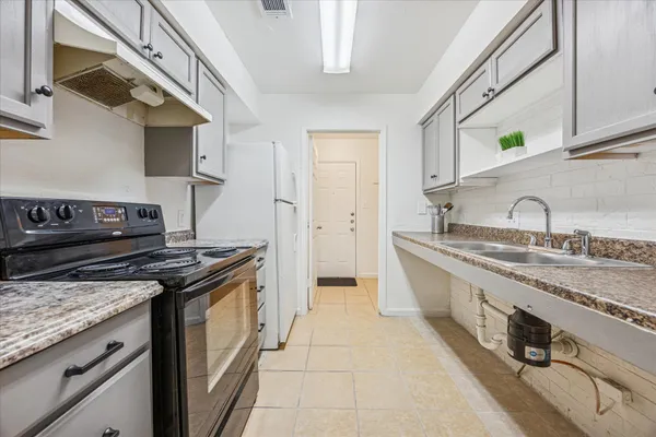 $999 | 8212 Sam Rayburn Drive, Unit 3, Austin, TX 78753