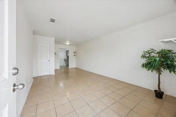 $999 | 8212 Sam Rayburn Drive, Unit 3, Austin, TX 78753