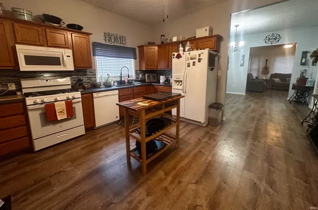 $175,000 | 207 Grant Street, Royal Center, IN 46978