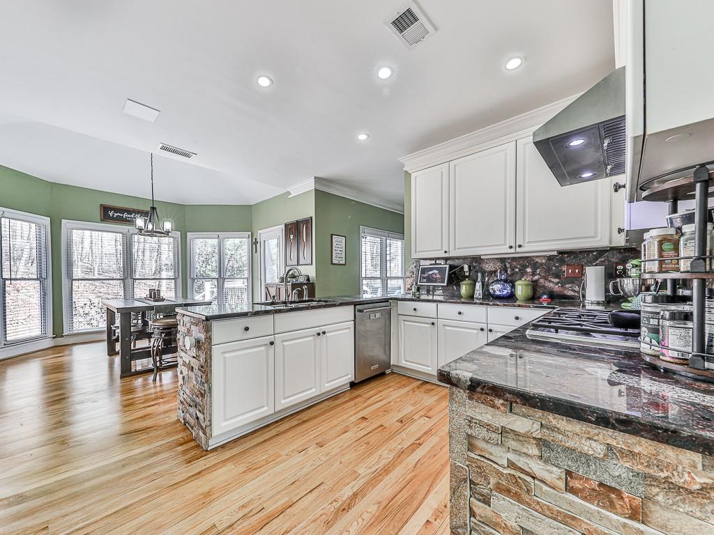 1343 Echo Mill Court Powder Springs, GA 30127 - Photo 11 of 35