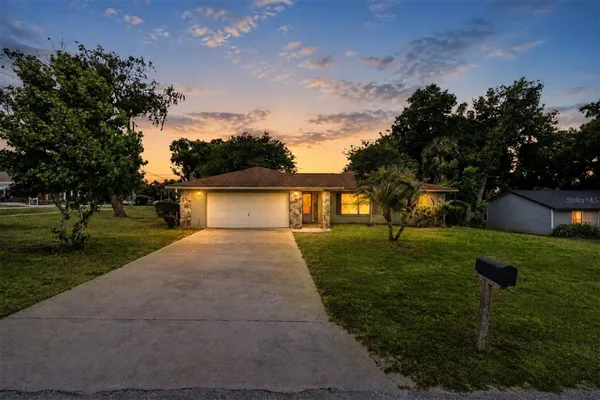 $375,000 | 401 West Sumter Street, Minneola, FL 34715