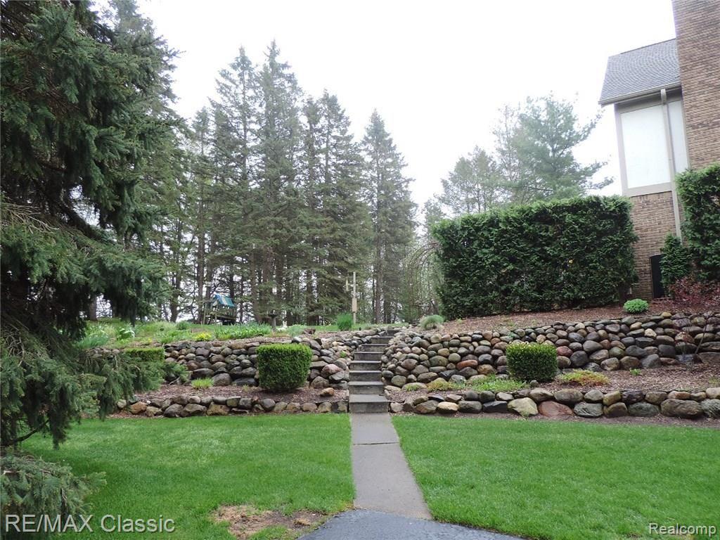 1005 Pine Ridge Road Milford, MI 48380 - Photo 60 of 76 DSCN7160 - Copy - Copy.JPG