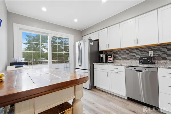 $550,000 | 5 Ardsley Square, Sayreville, NJ 08859