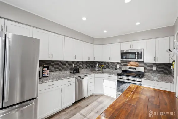 $550,000 | 5 Ardsley Square, Sayreville, NJ 08859