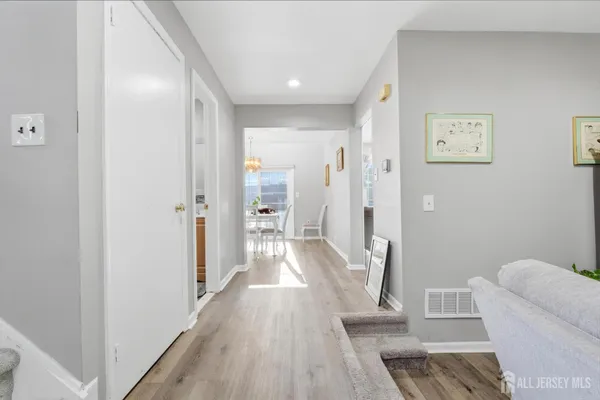 $550,000 | 5 Ardsley Square, Sayreville, NJ 08859