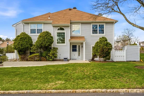 $550,000 | 5 Ardsley Square, Sayreville, NJ 08859