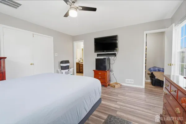 $550,000 | 5 Ardsley Square, Sayreville, NJ 08859