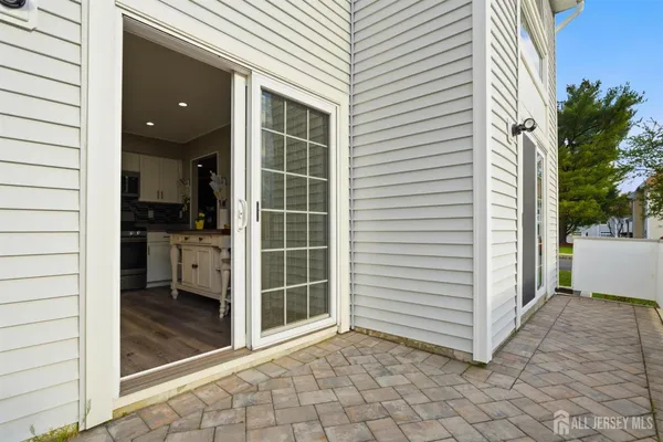 $550,000 | 5 Ardsley Square, Sayreville, NJ 08859