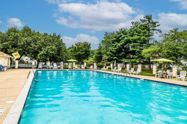 $550,000 | 5 Ardsley Square, Sayreville, NJ 08859