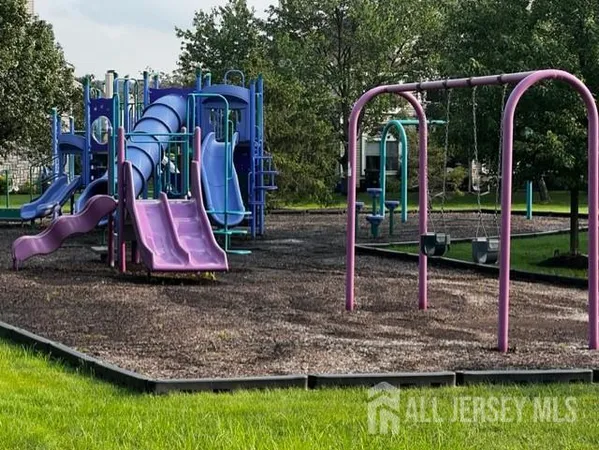 $550,000 | 5 Ardsley Square, Sayreville, NJ 08859