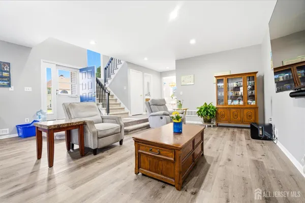 $550,000 | 5 Ardsley Square, Sayreville, NJ 08859