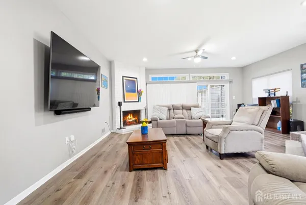 $550,000 | 5 Ardsley Square, Sayreville, NJ 08859