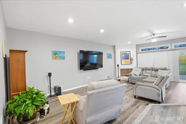 $550,000 | 5 Ardsley Square, Sayreville, NJ 08859