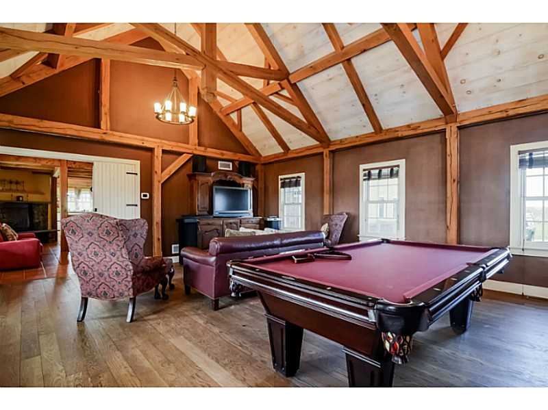 130 Beavertail Road Jamestown, RI 02835 - Photo 11 of 25 Den/Family/Great Room.