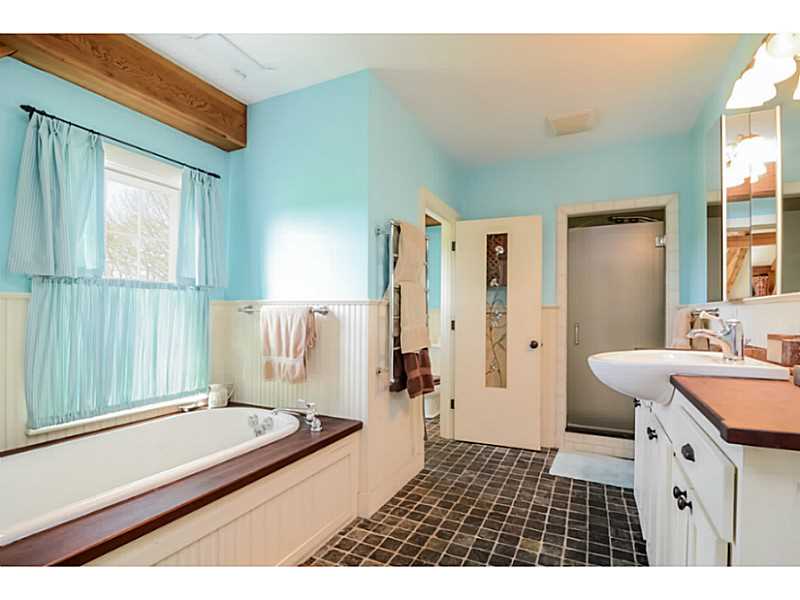 130 Beavertail Road Jamestown, RI 02835 - Photo 15 of 25 Master Bath/Spa.