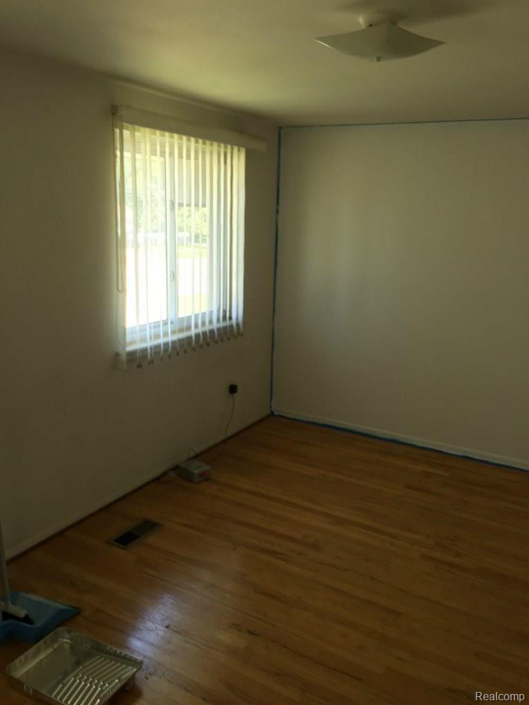 4290 15 Mile Road Sterling Heights, MI 48310 - Photo 8 of 10 IMG_2185.jpg