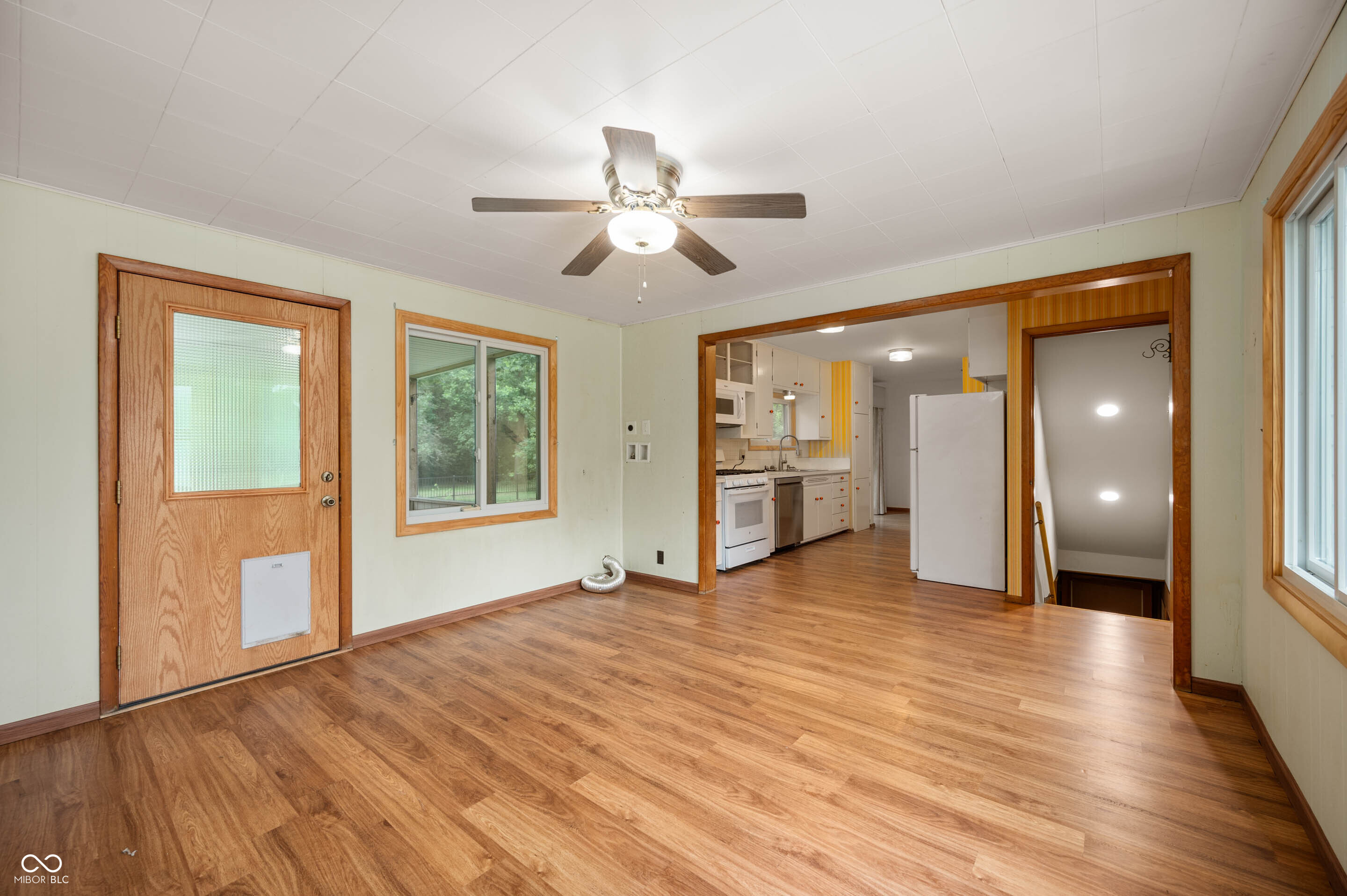 1218 South Hunter Road Indianapolis, IN 46239 - Photo 3 of 20 Gallery Image 3