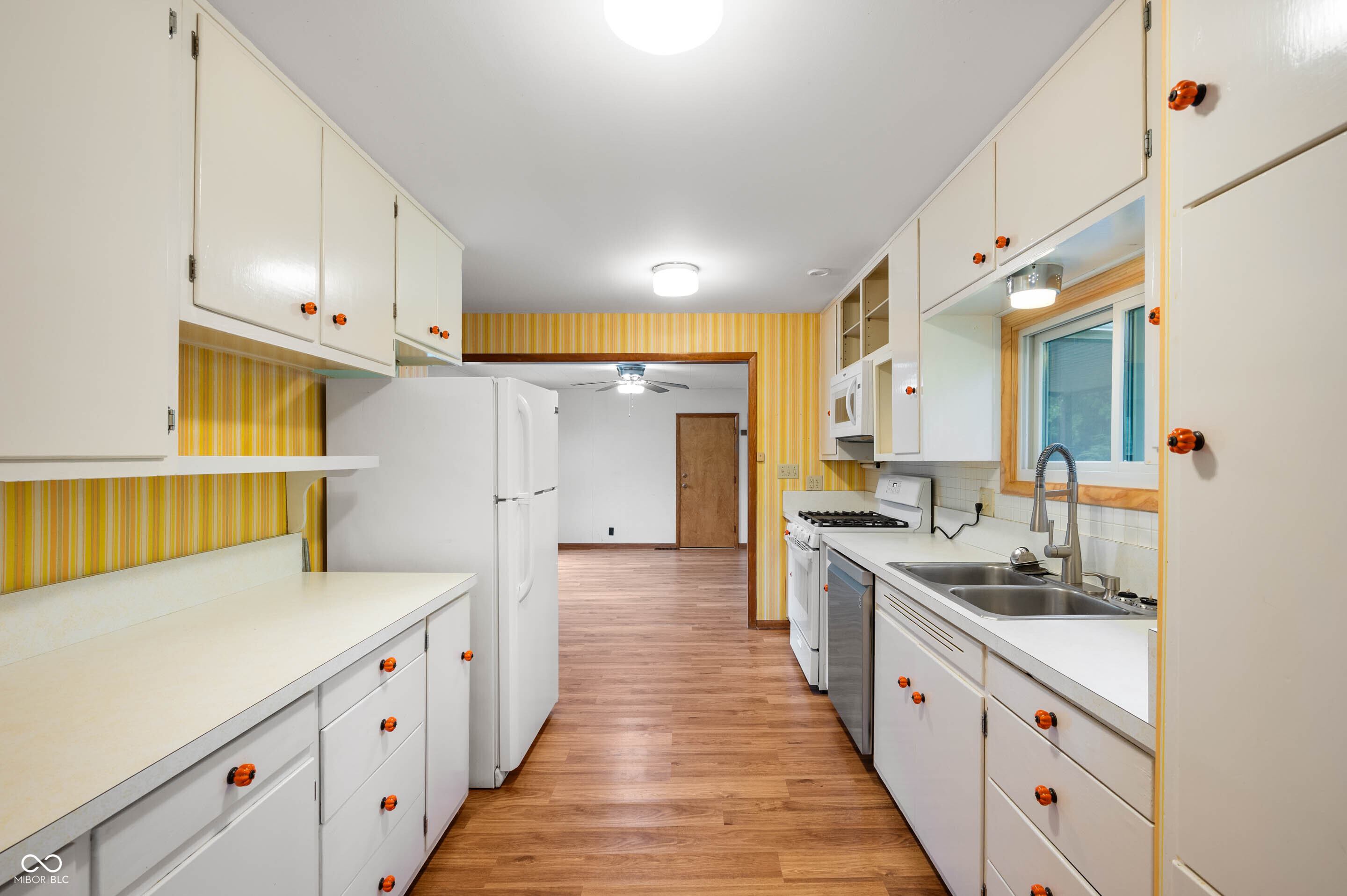 1218 South Hunter Road Indianapolis, IN 46239 - Photo 4 of 20 Gallery Image 4