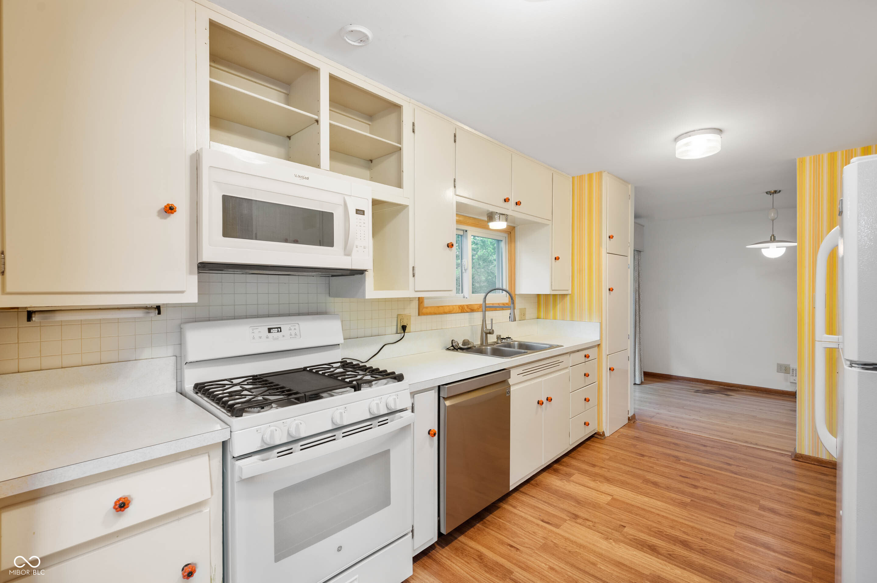 1218 South Hunter Road Indianapolis, IN 46239 - Photo 5 of 20 Gallery Image 5