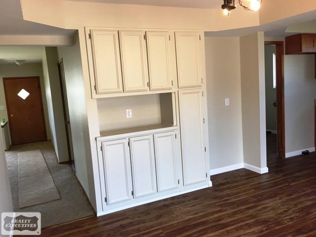 58310 Ray Center Road Ray, MI 48096 - Photo 5 of 32 31315447-4.JPG