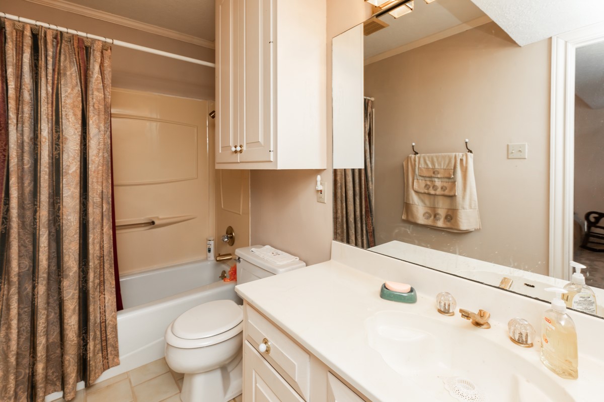 12 Bayou Bend Place Beaumont, TX 77706 - Photo 27 of 35