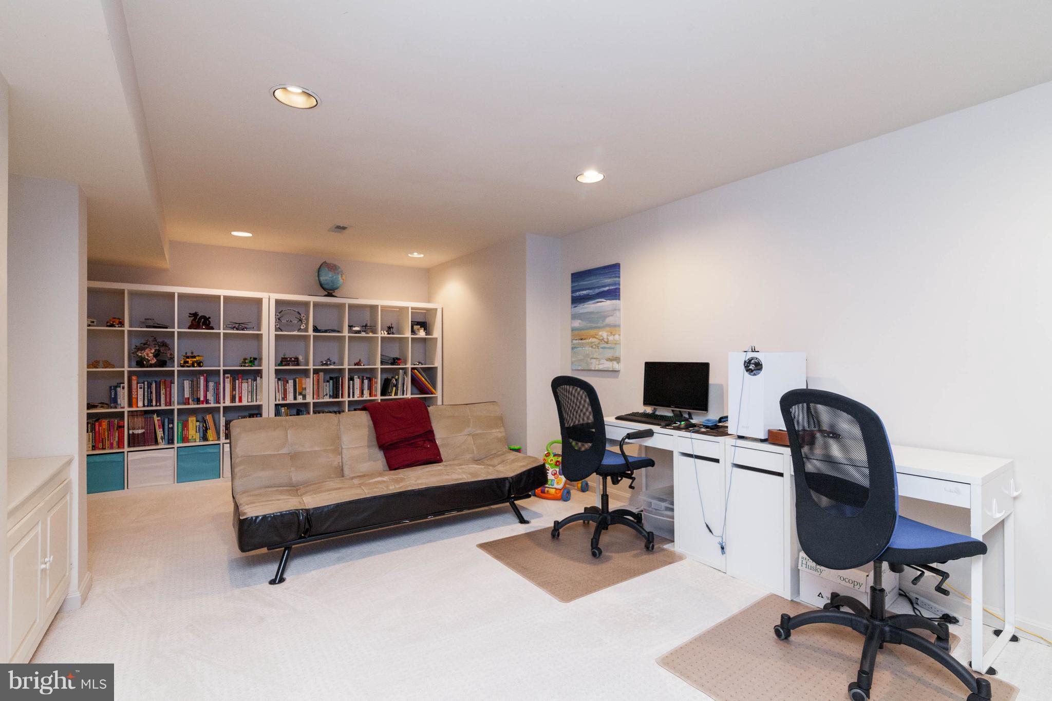 6586 Forsythia Street Springfield, VA 22150 - Photo 19 of 30 rec.room