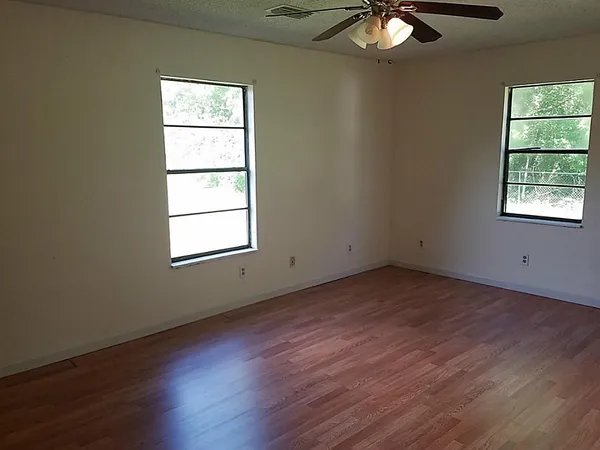 $2,150 | 10451 County Road 909, Alvin, TX 77511