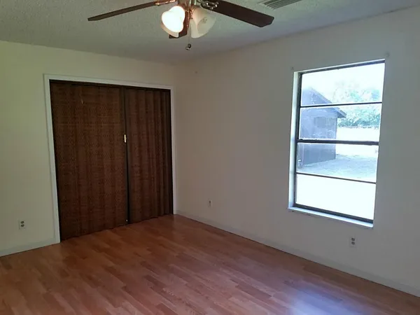 $2,150 | 10451 County Road 909, Alvin, TX 77511