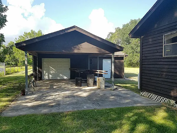 $2,150 | 10451 County Road 909, Alvin, TX 77511