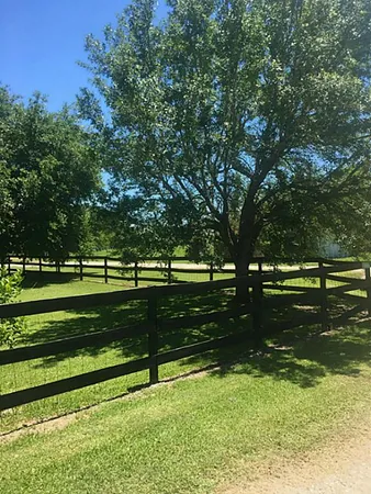 $2,150 | 10451 County Road 909, Alvin, TX 77511