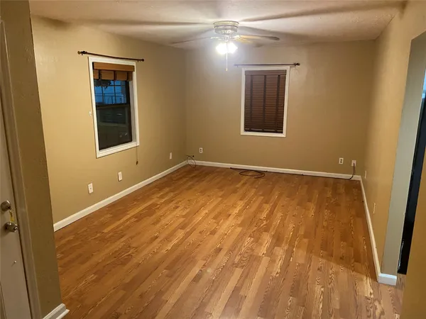 $2,150 | 10451 County Road 909, Alvin, TX 77511