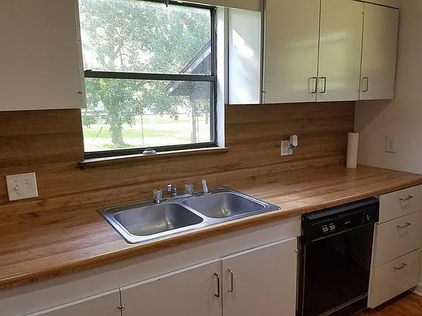 $2,150 | 10451 County Road 909, Alvin, TX 77511