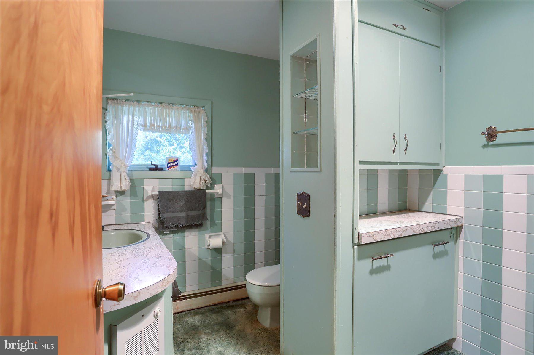 830 Stauffers Church Road Palmyra, PA 17078 - Photo 31 of 53 Full Bath with entry from #1 & Hall