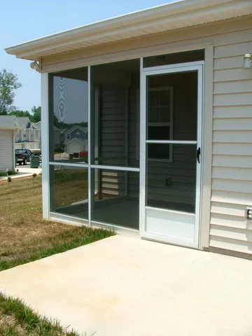 a view of empty room with window