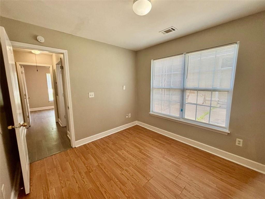 2595 Elliott Street Northwest Atlanta, GA 30318 - Photo 20 of 27