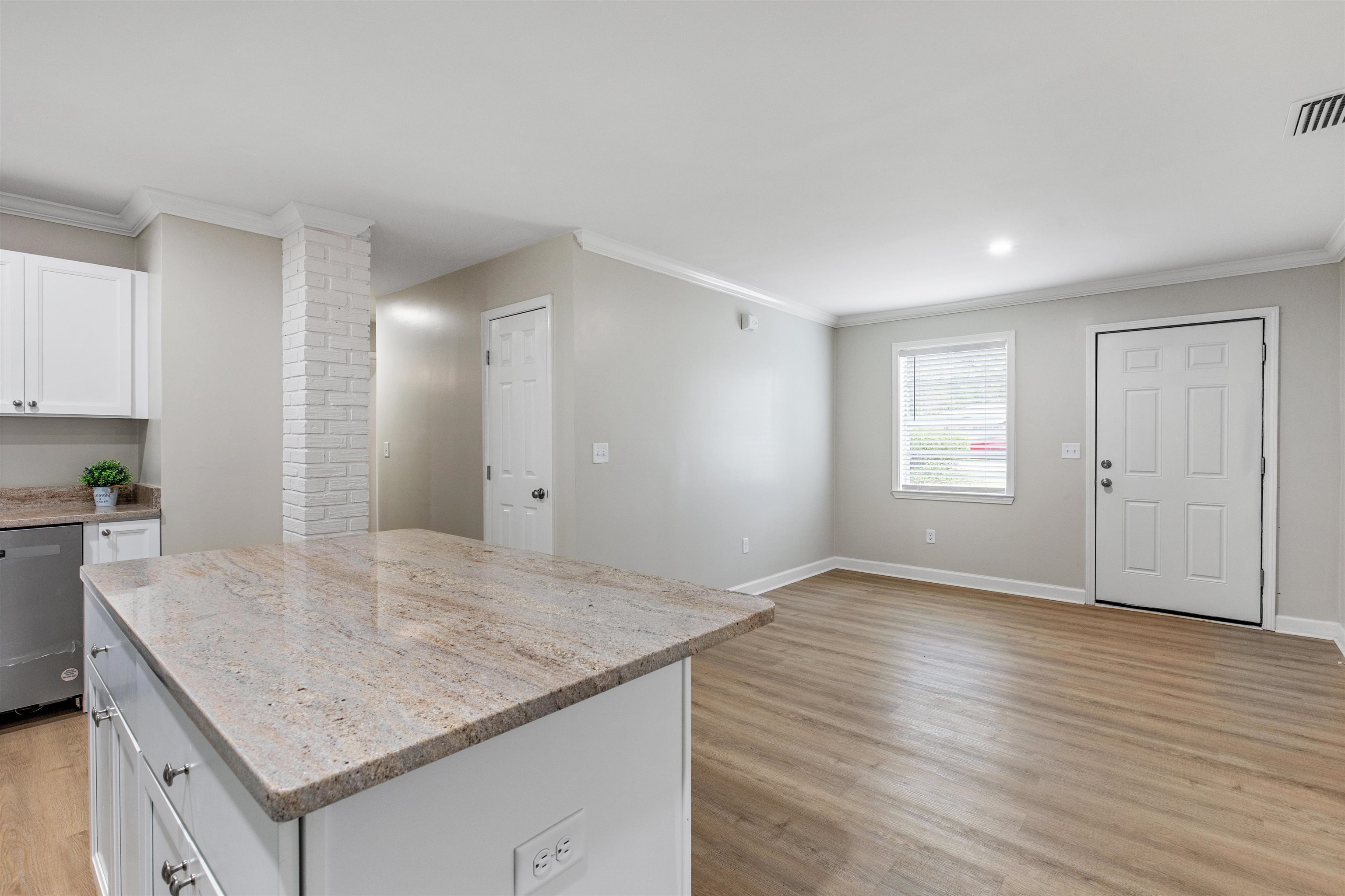1304 Johnson Road Daphne, AL 36526 - Photo 5 of 33