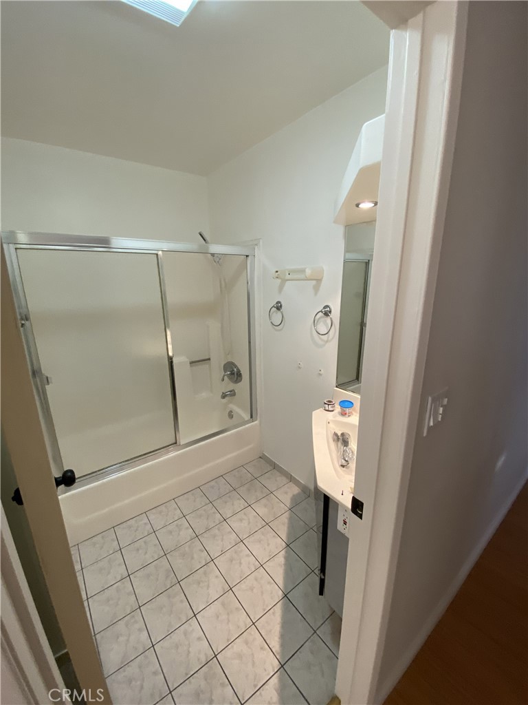10535 Samoa Avenue Tujunga, CA 91042 - Photo 15 of 25