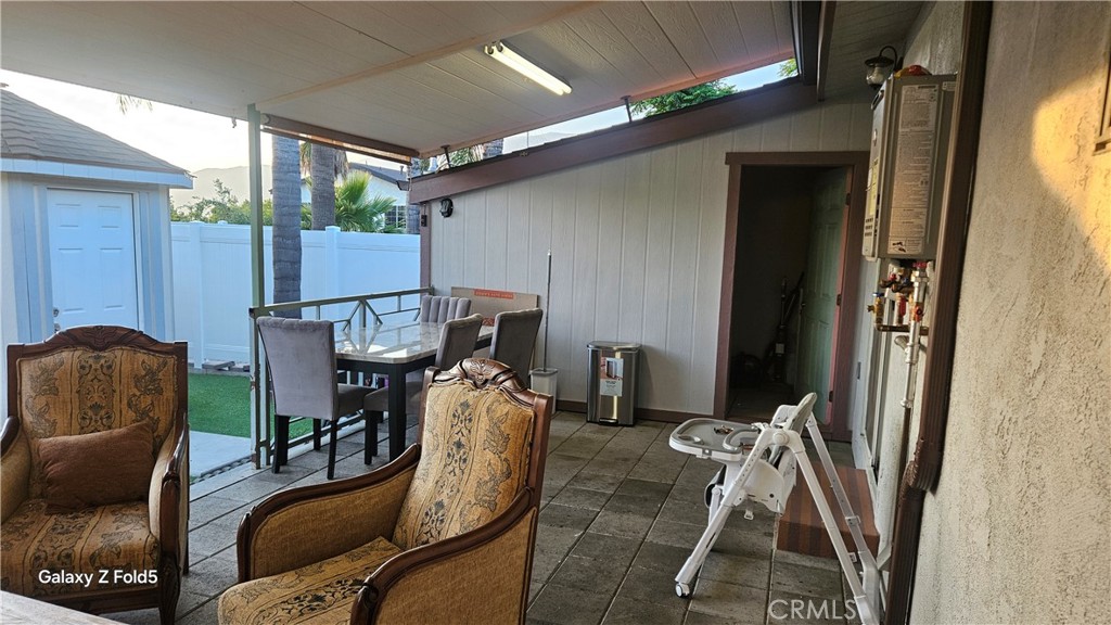 10535 Samoa Avenue Tujunga, CA 91042 - Photo 4 of 25 a room with furniture and a window