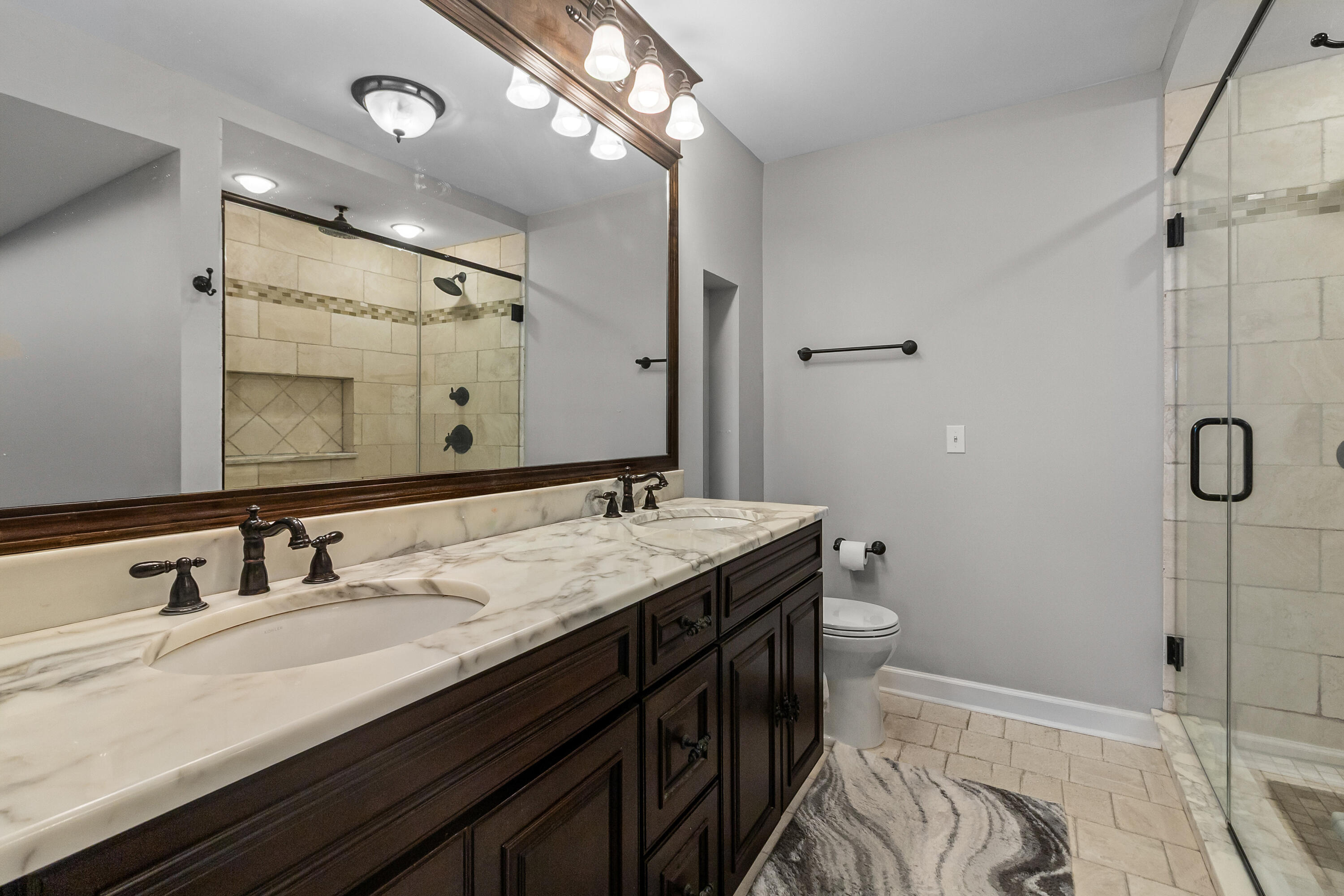 1089 Lakeland Way, Unit 919 Geneva, WI 53147 - Photo 17 of 32 Master Bath