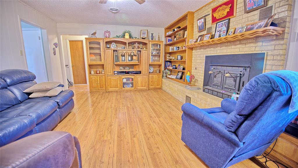 437 Jakes Road Bowie, TX 76230 - Photo 3 of 39 Gallery Image 3