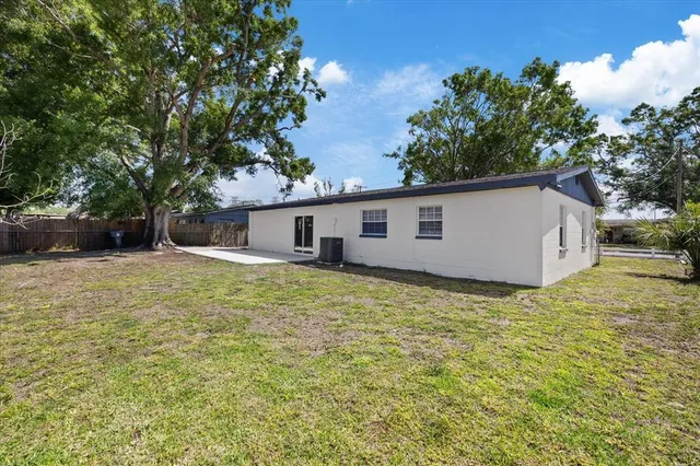 $389,000 | 324 Country Club Drive, Oldsmar, FL 34677