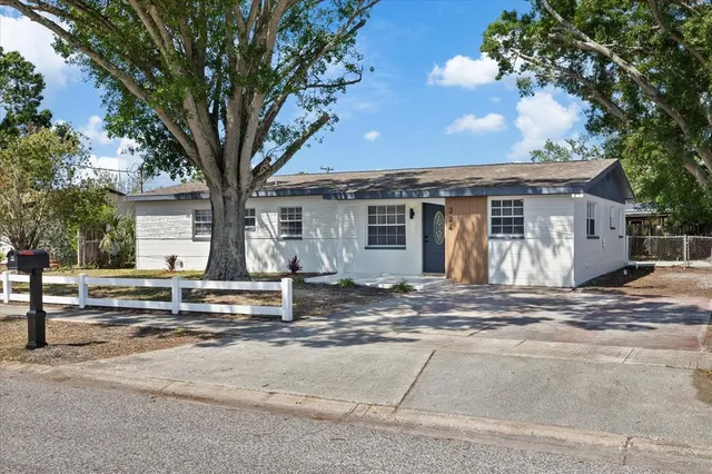 $389,000 | 324 Country Club Drive, Oldsmar, FL 34677