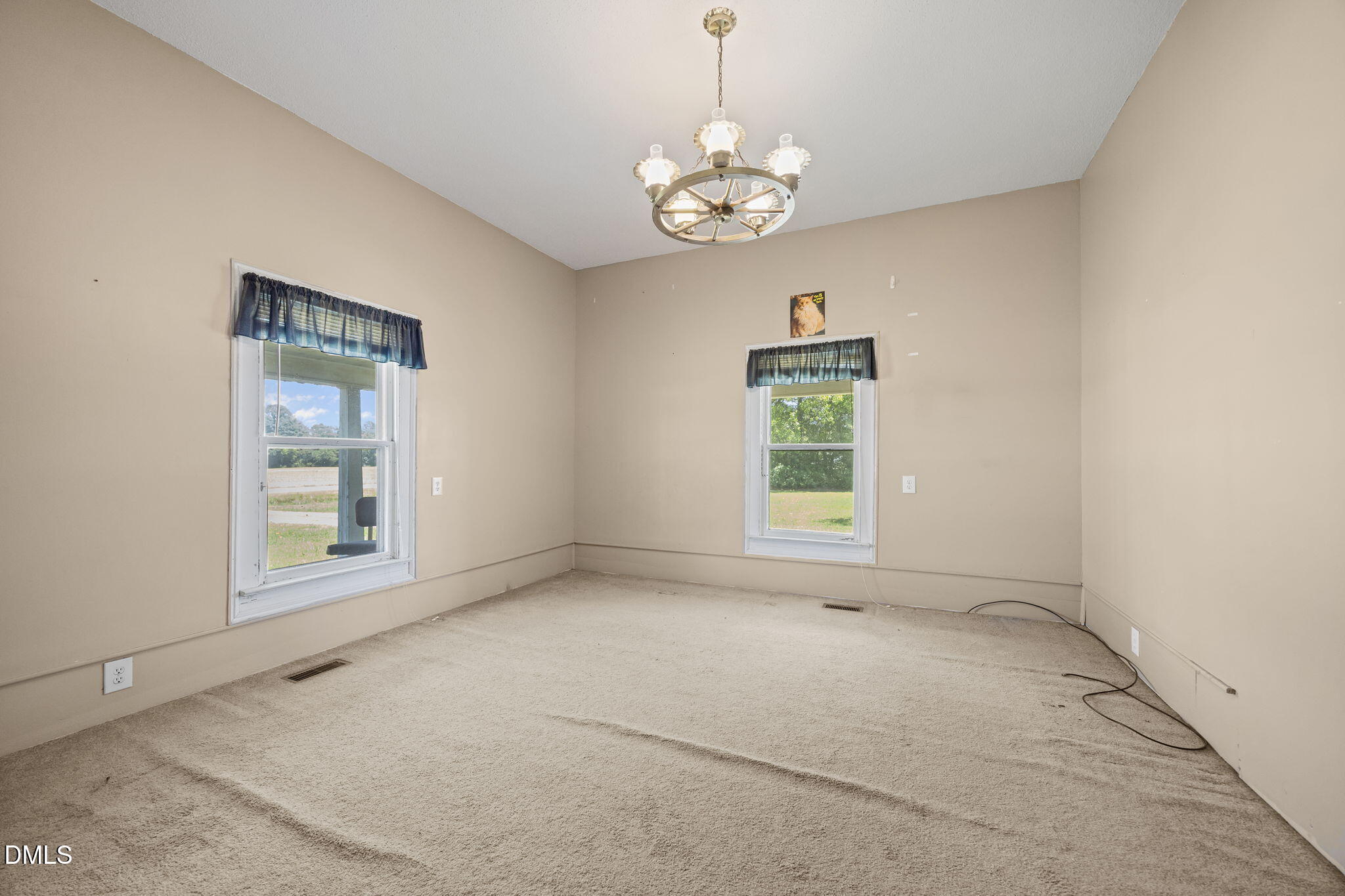 754 5 Points Road Benson, NC 27504 - Photo 15 of 28 36-web-or-mls-IMG_1547