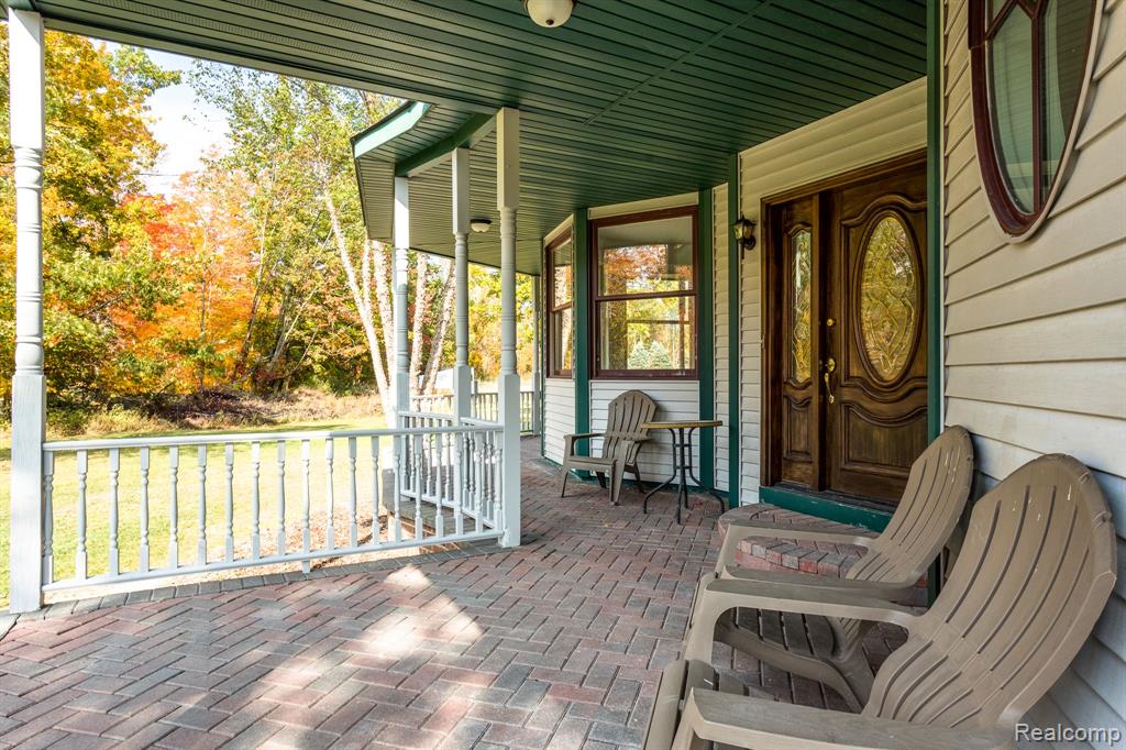 6858 Cribbins Road Jeddo, MI 48032 - Photo 5 of 69