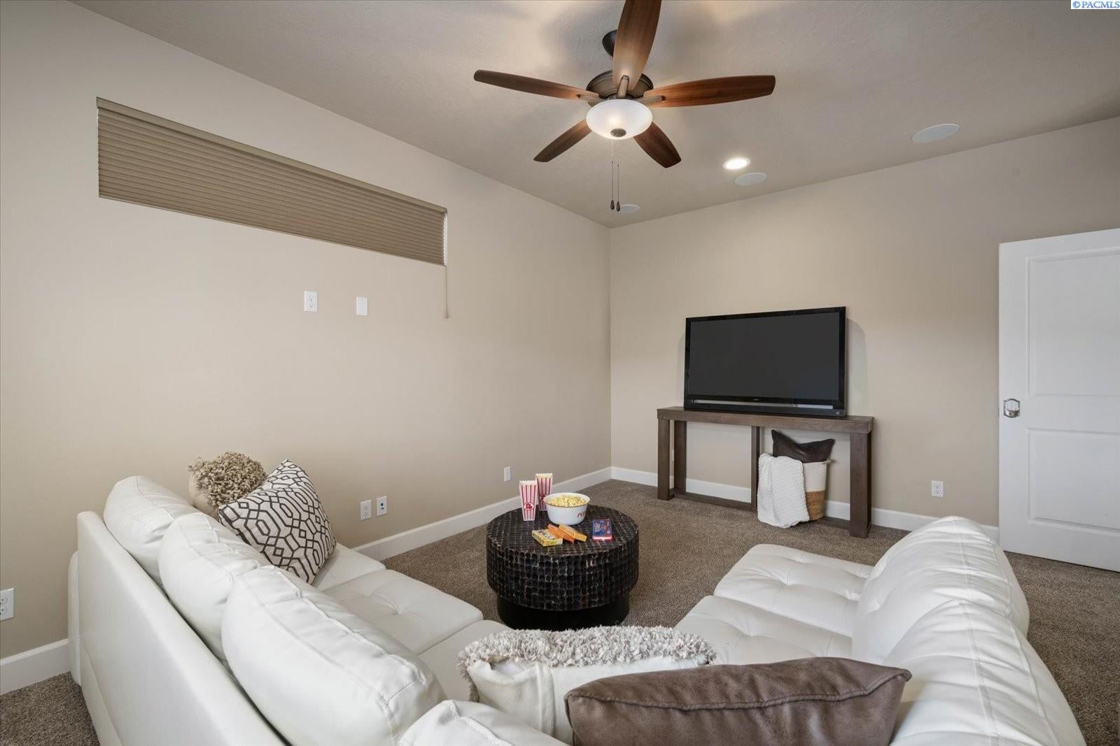 72805 East Reata Road Kennewick, WA 99338 - Photo 28 of 50 Gallery Image 28